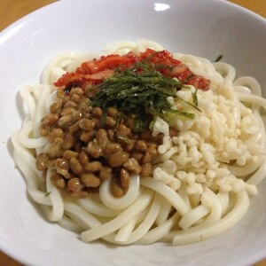 冷やしキムチ納豆たぬきうどん